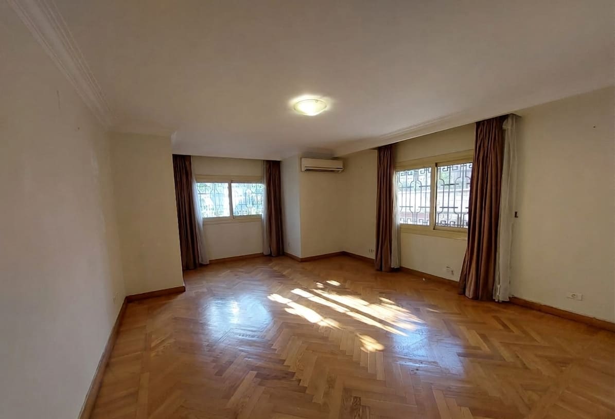Cozy & Inviting Ground Floor Apartment For Rent.
