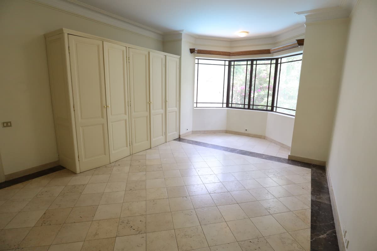Luxurious Maadi Sarayat Villa Featuring A Private Swimming Pool For Rent.
