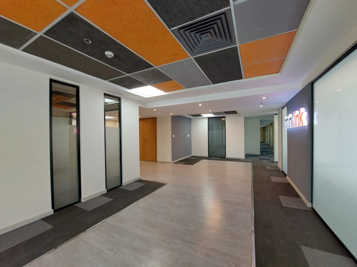 Administrative office for rent | 471 m² | 90th North.