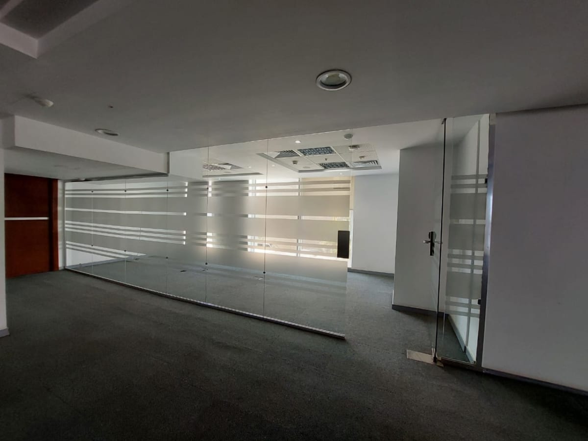 Administrative office for rent | 400 m² | 90th North.