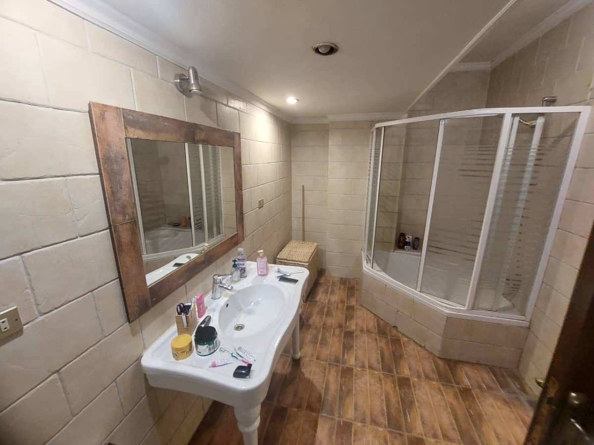 Bright Ground Floor Retreat In Maadi Sarayat.