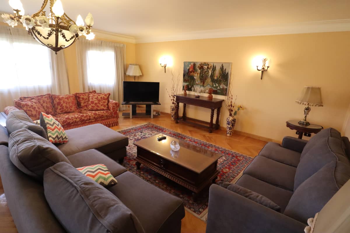 Modern 3BR Apartment with Shared Pool Access
