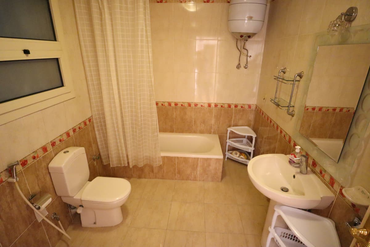 Modern 3BR Apartment with Shared Pool Access