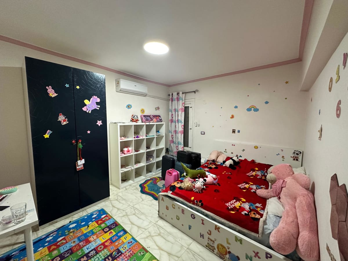Sunny 3BR Apartment with Spacious Living Areas