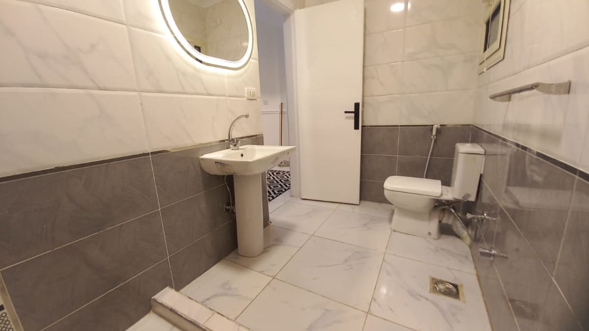 Elegant Furnished Apartment Embracing The Charm Of Degla Maadi Living.