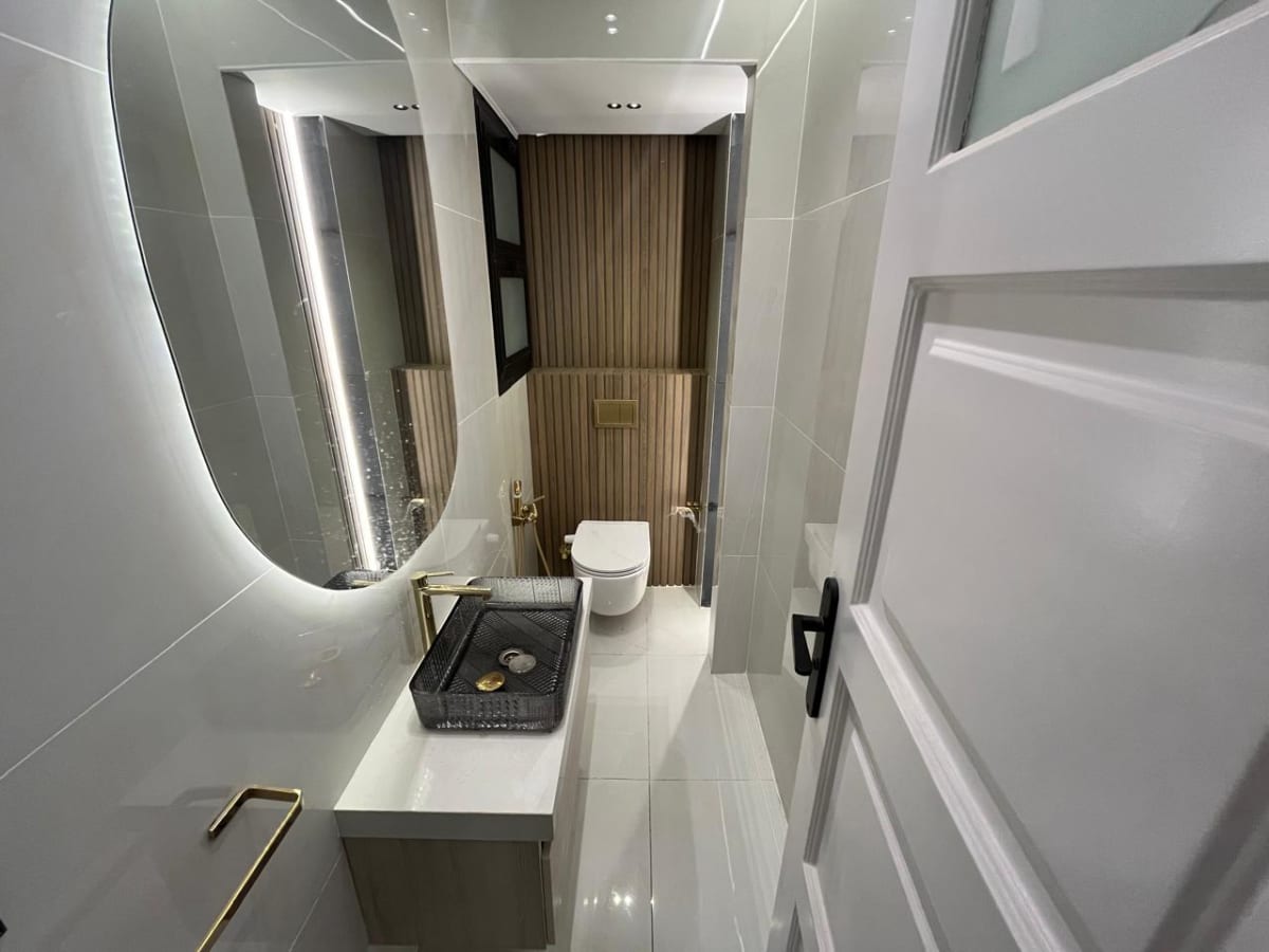 Spacious 5BR Apartment in Maadi | 400 sqm