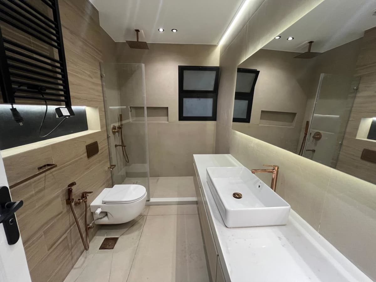 Spacious 5BR Apartment in Maadi | 400 sqm
