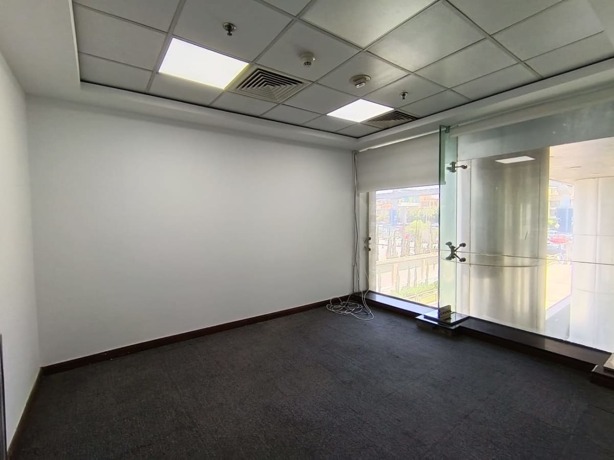 Administrative Space For Rent | 634m² | 90th south.