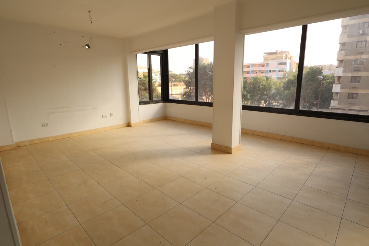 Administrative building  for rent | 2400 m² | El Maadi.