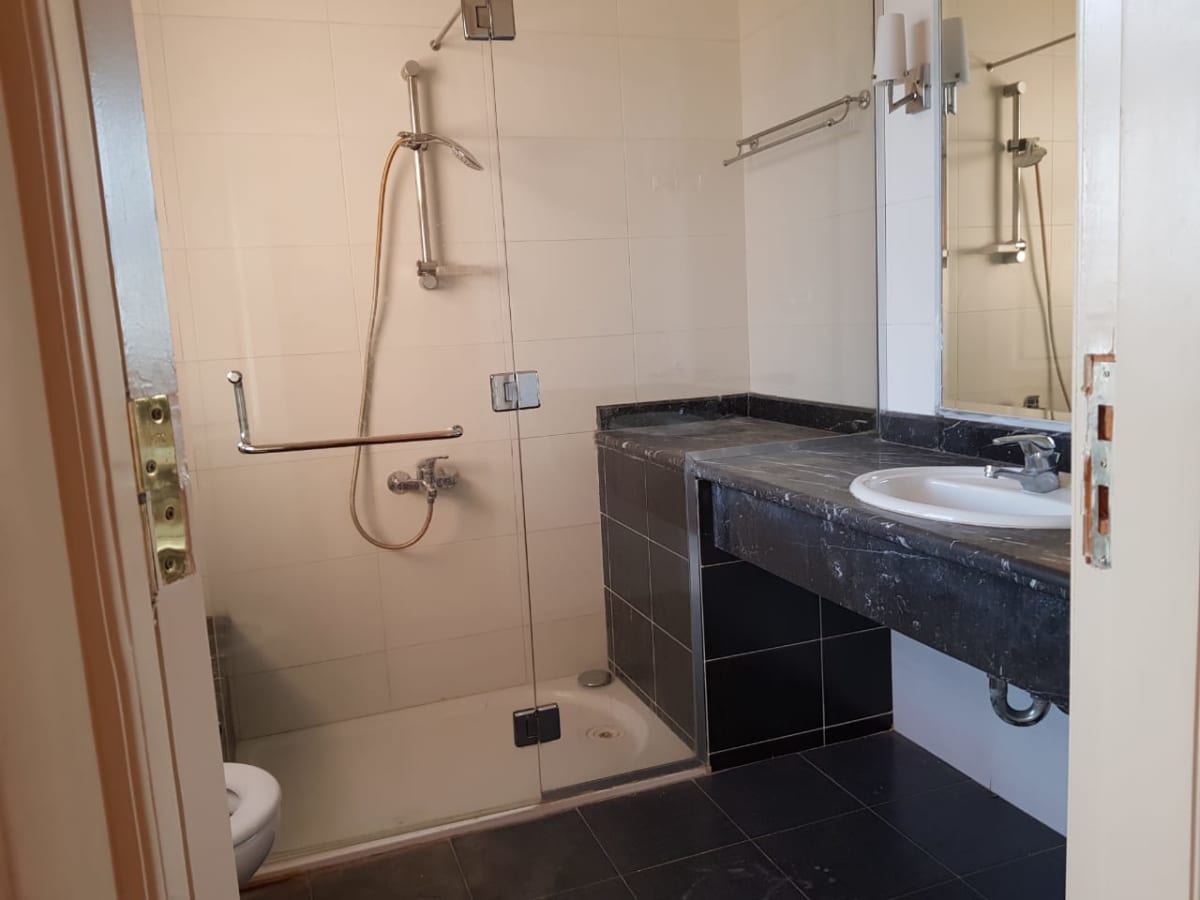 Prestigious 5-Bedroom Villa for Rent