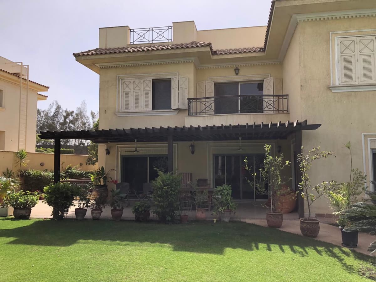 Prestigious Villa for Rent with Pool and Garden