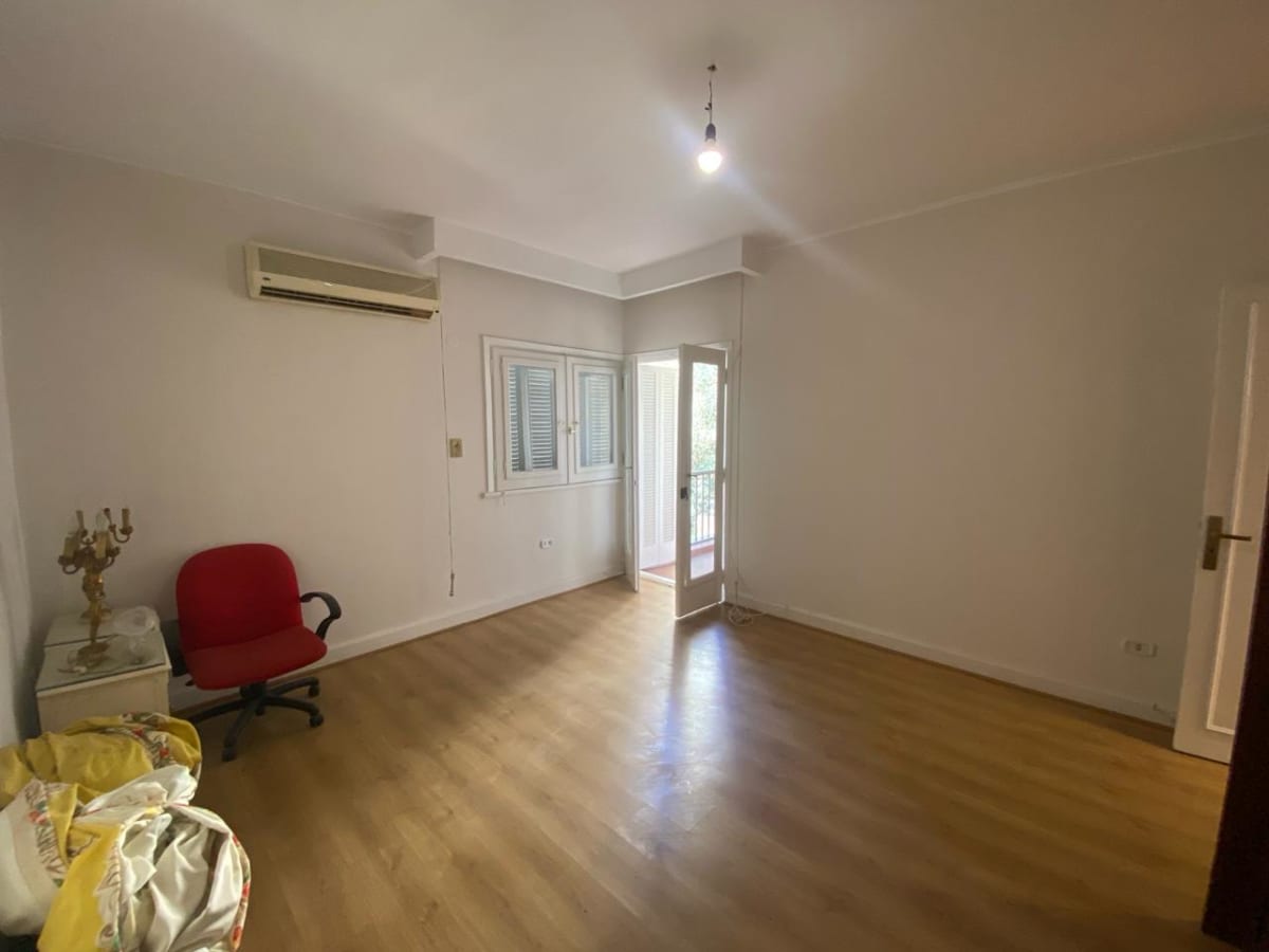 Spacious Ground Floor Apartment With Garden In A Prime Location.
