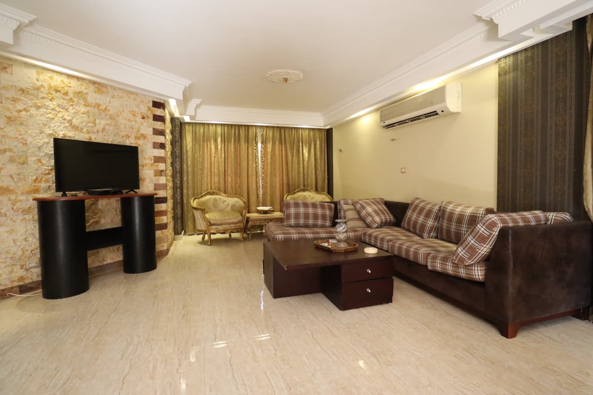Beautifully Positioned Ground Floor Furnished Apartment for Rent.