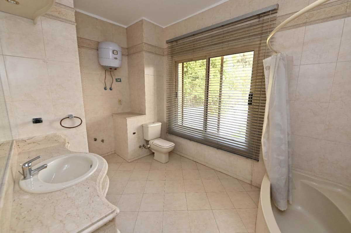Stand Alone 4-Bedroom Villa on 700 sqm Plot