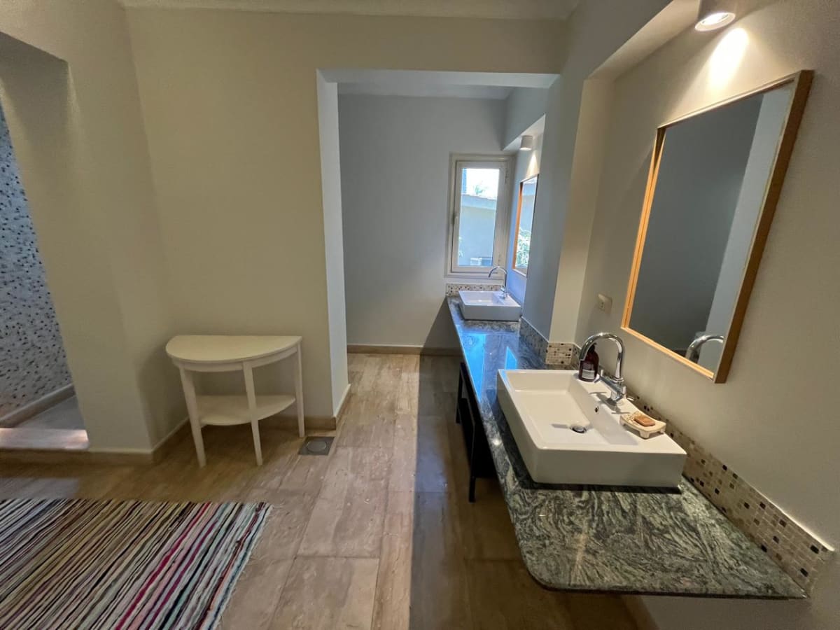 Amazing 2-Bedrooms Apartment In The Heart Of Maadi Sarayat|180m².