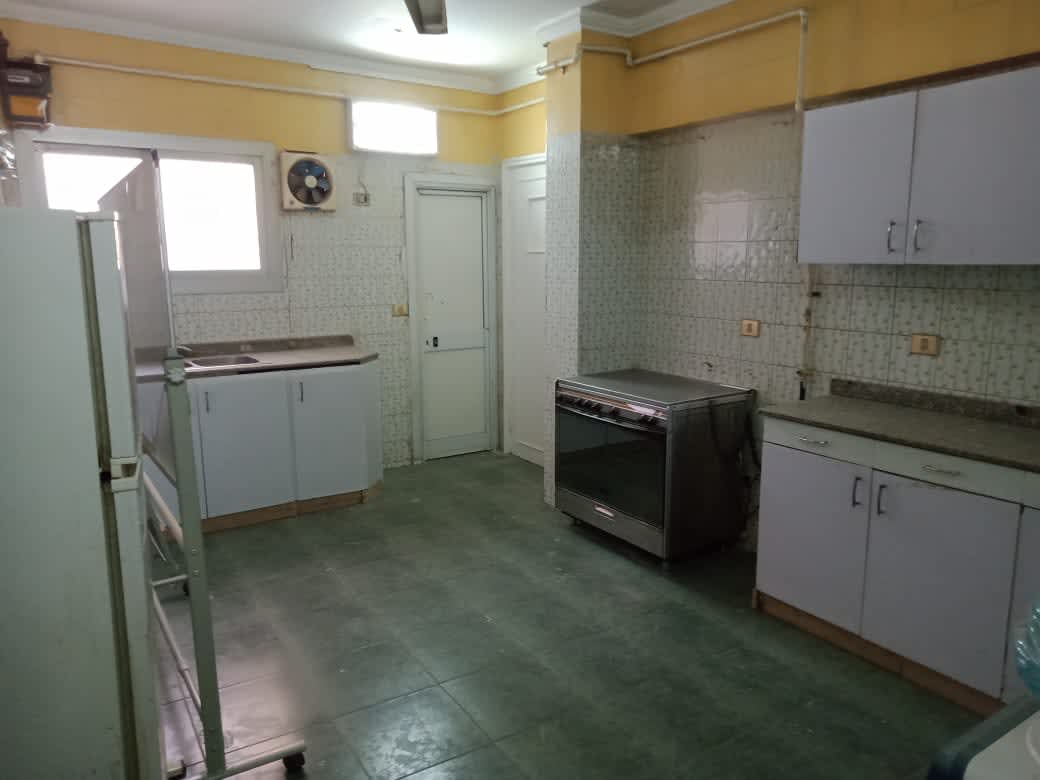Administrative office for rent | 300  m² | El Maadi.