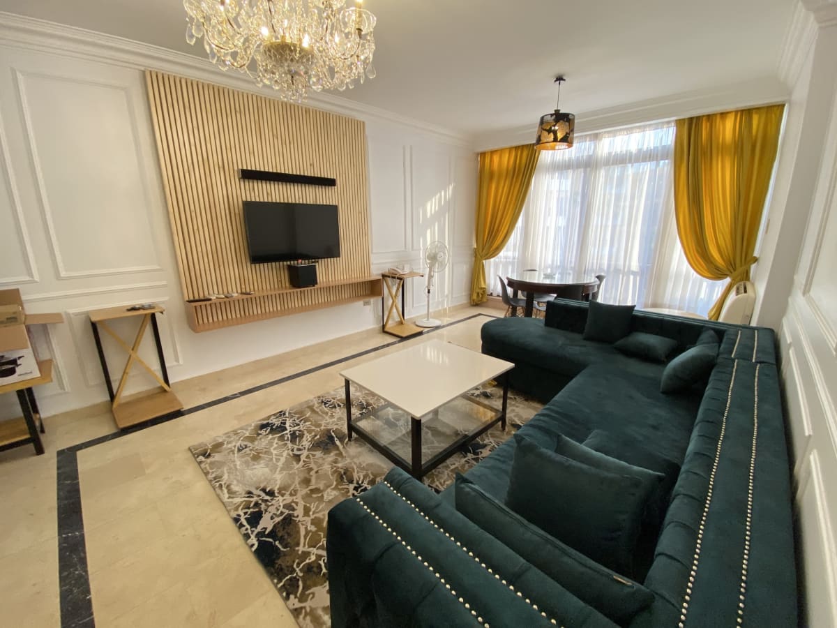 Bright 2-BR Apartment in Degla Near Amenities