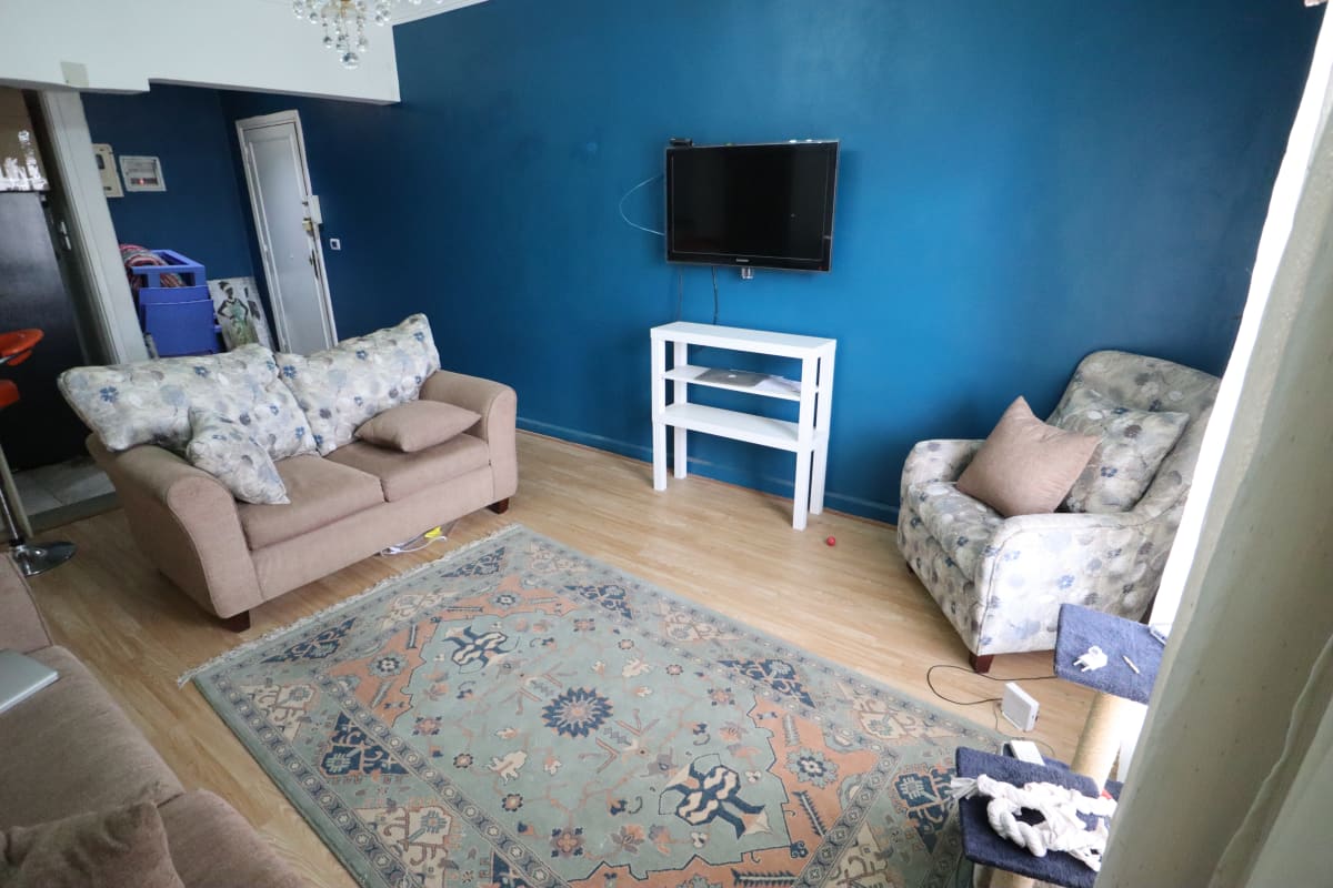Bright 2-Bedroom Apartment with Green Views