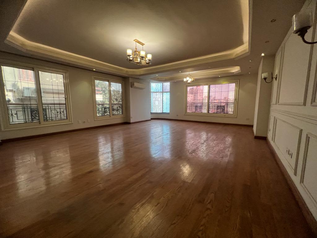 6 bedroom Office for rent