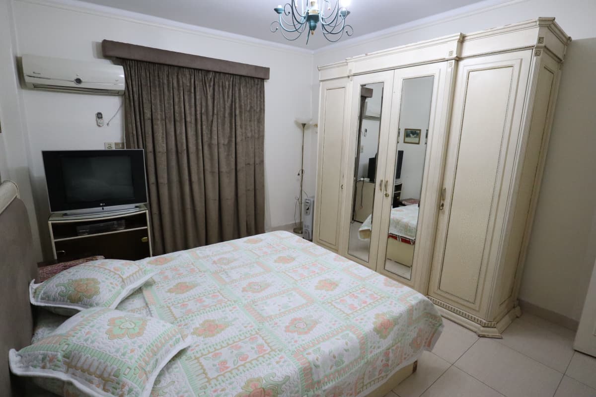 Bright 2-BR Apartment in Degla Maadi Near Amenities
