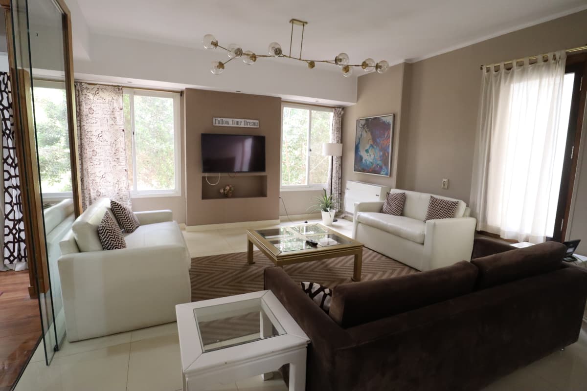 Bright 4-BR Apartment with Open Living Spaces