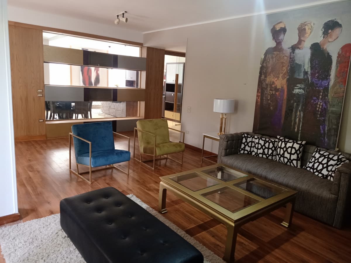 Bright 4-BR Apartment with Open Living Spaces