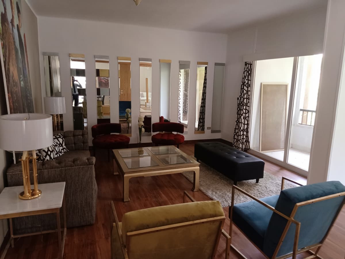 Bright 4-BR Apartment with Open Living Spaces