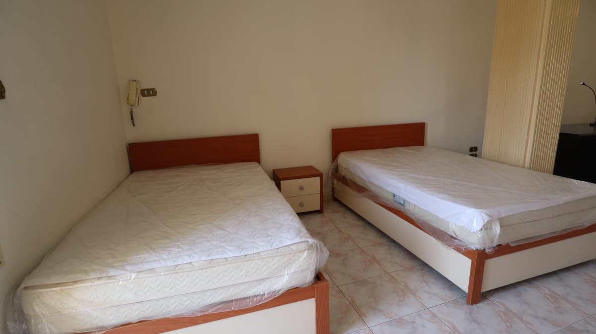 Bright 2-Bedroom Apartment with Green Views