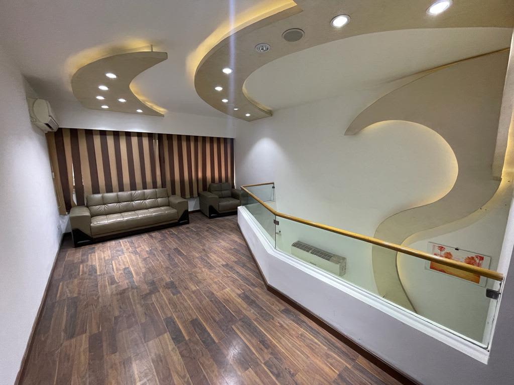 Administrative Office For Rent | 400m² | Sarayat.