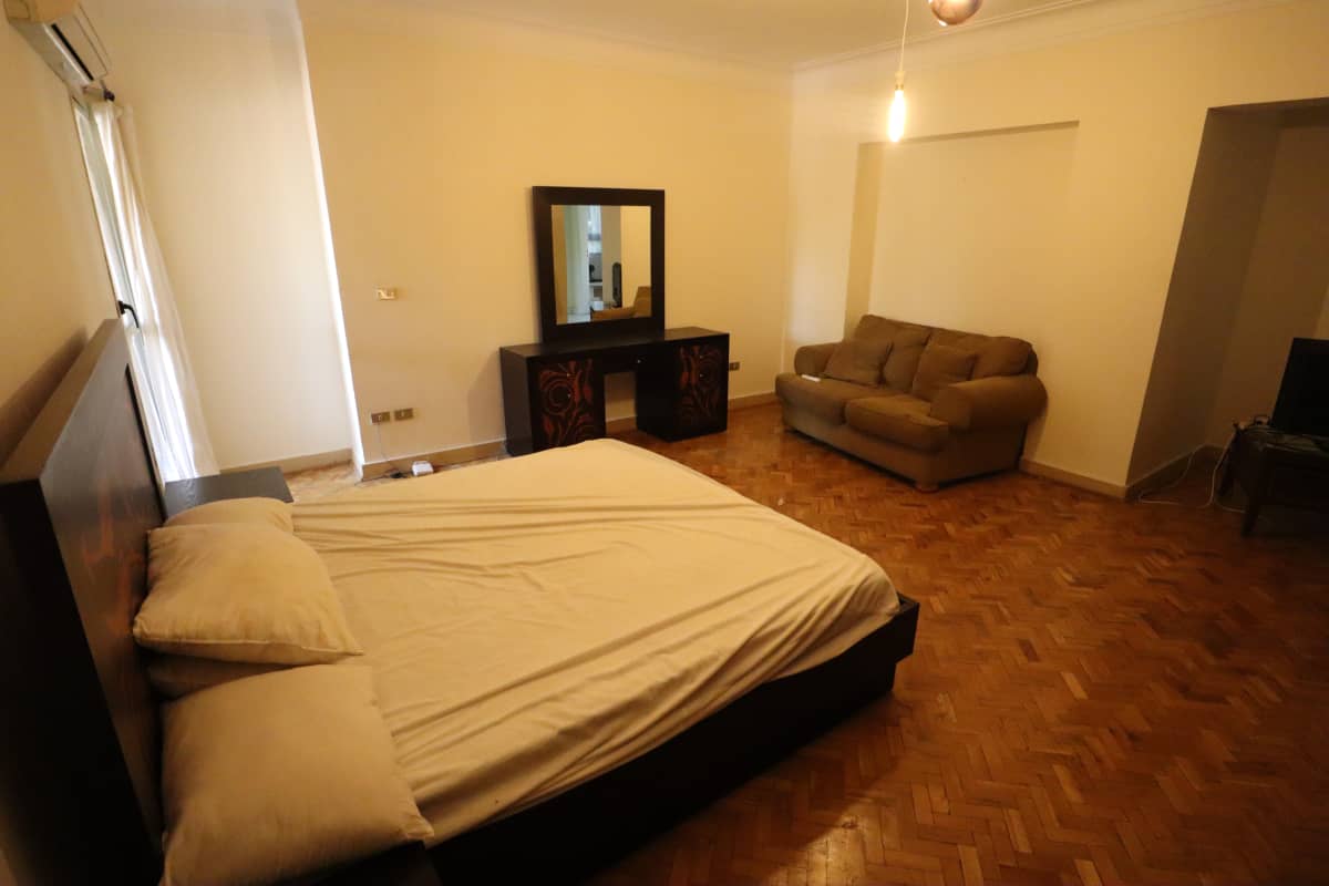 Cozy & Spacious 2-BR Apartment in Degla Maadi