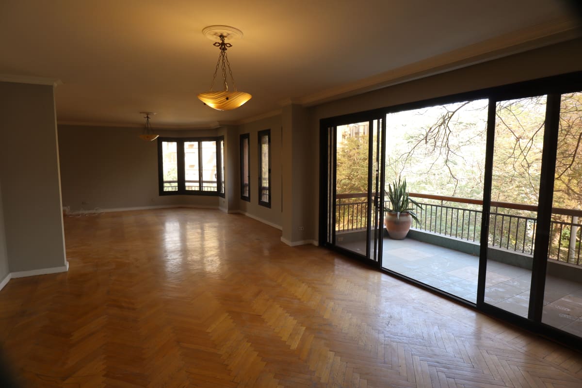 Spacious 4BR Apartment in Degla Maadi - 350 M2