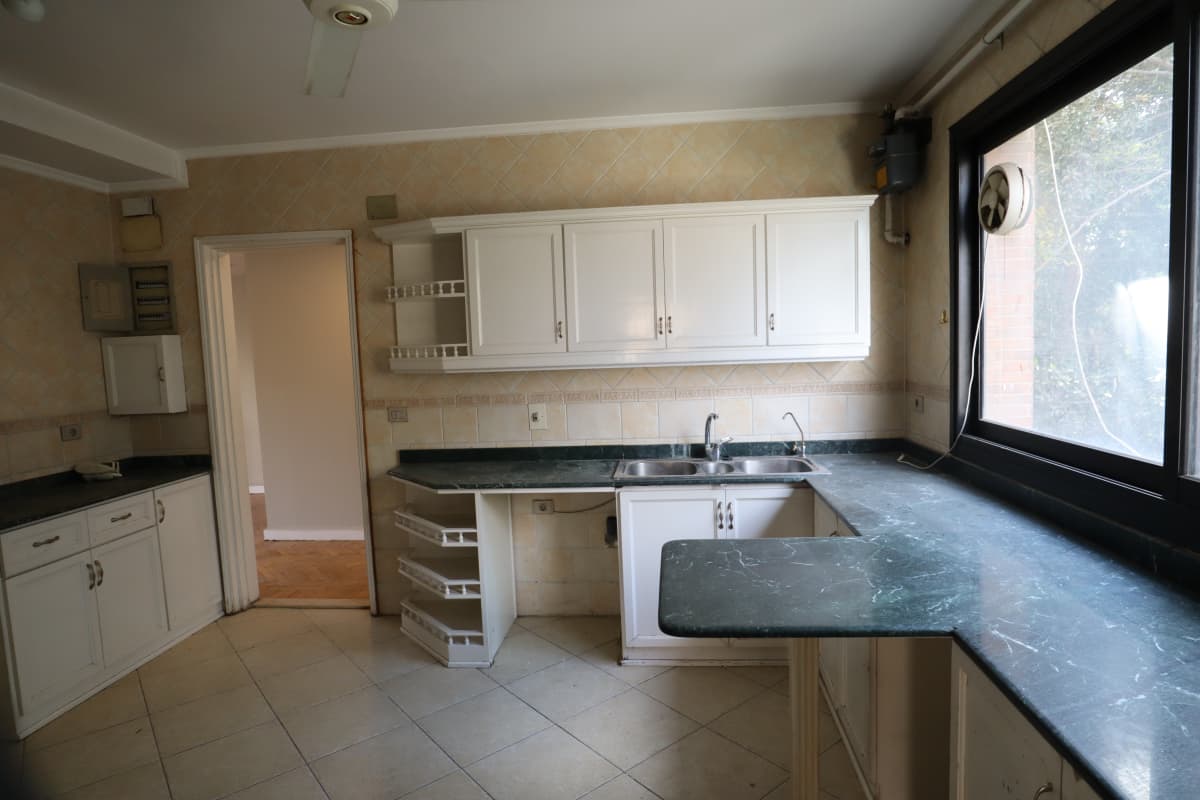 Spacious 4BR Apartment in Degla Maadi - 350 M2