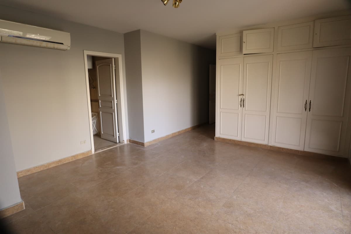 Spacious 4BR Apartment in Degla Maadi - 350 M2