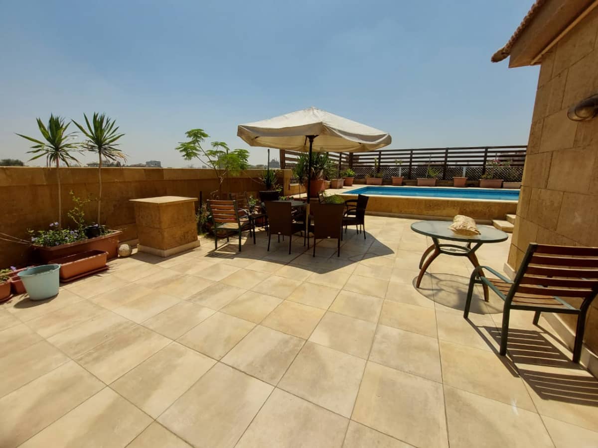 4-BR Modern Penthouse with Shared Pool in Maadi