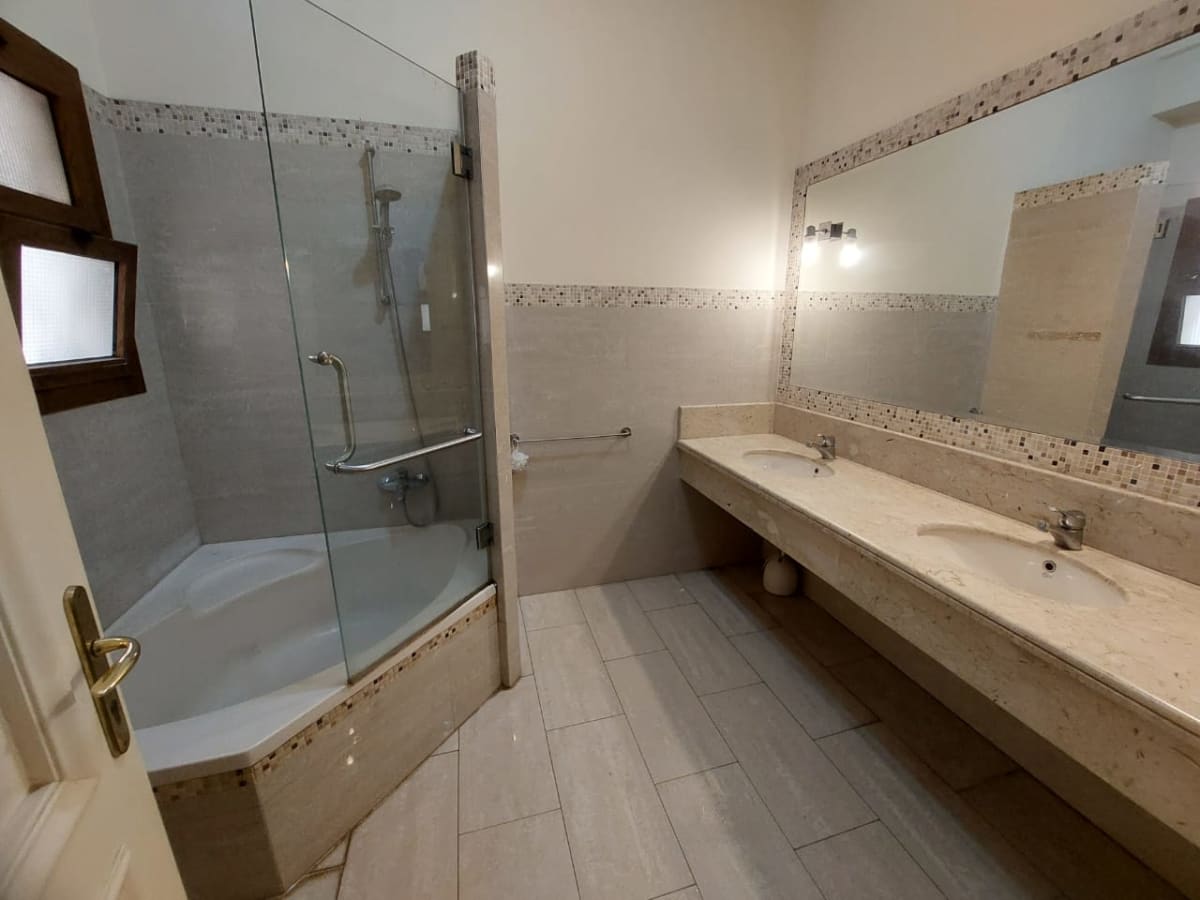 4-BR Modern Penthouse with Shared Pool in Maadi