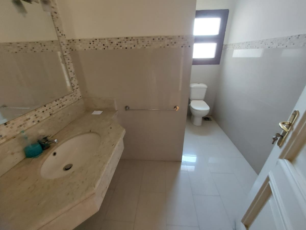 4-BR Modern Penthouse with Shared Pool in Maadi