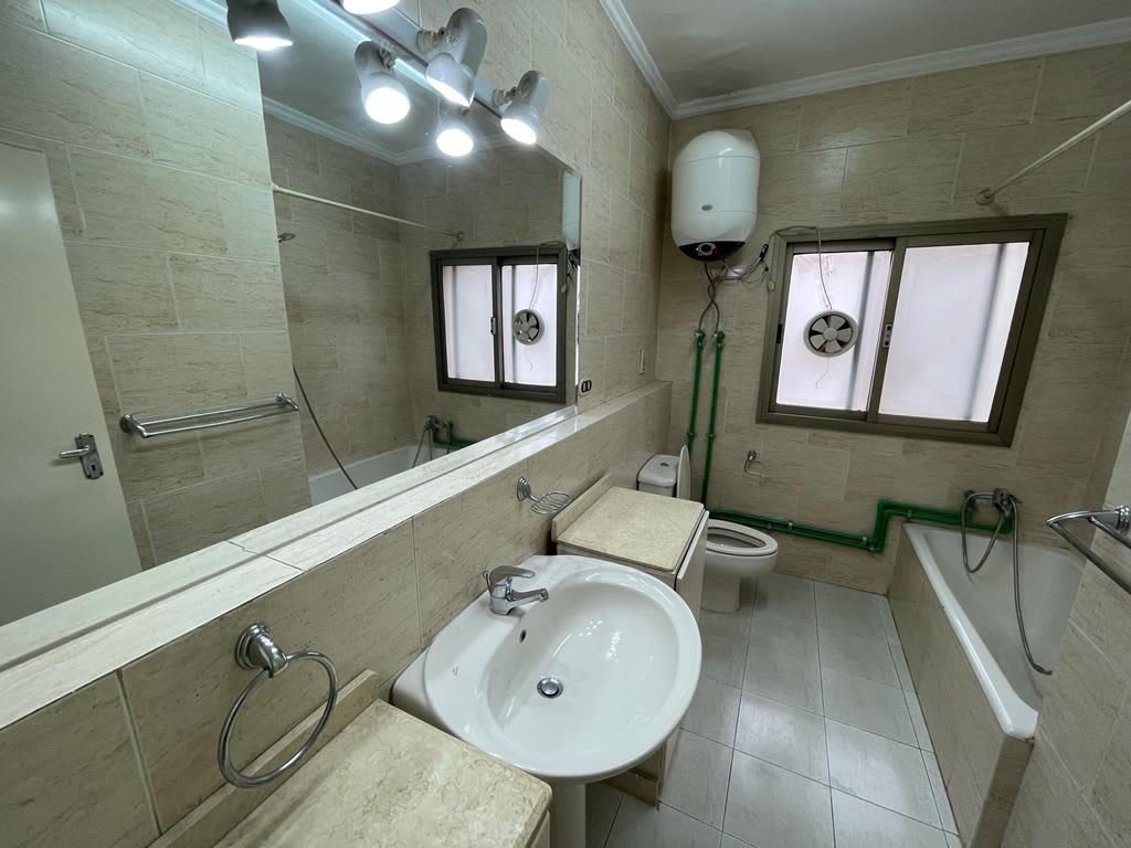 Spacious 3-BR Apartment in Degla Maadi - 200 M2