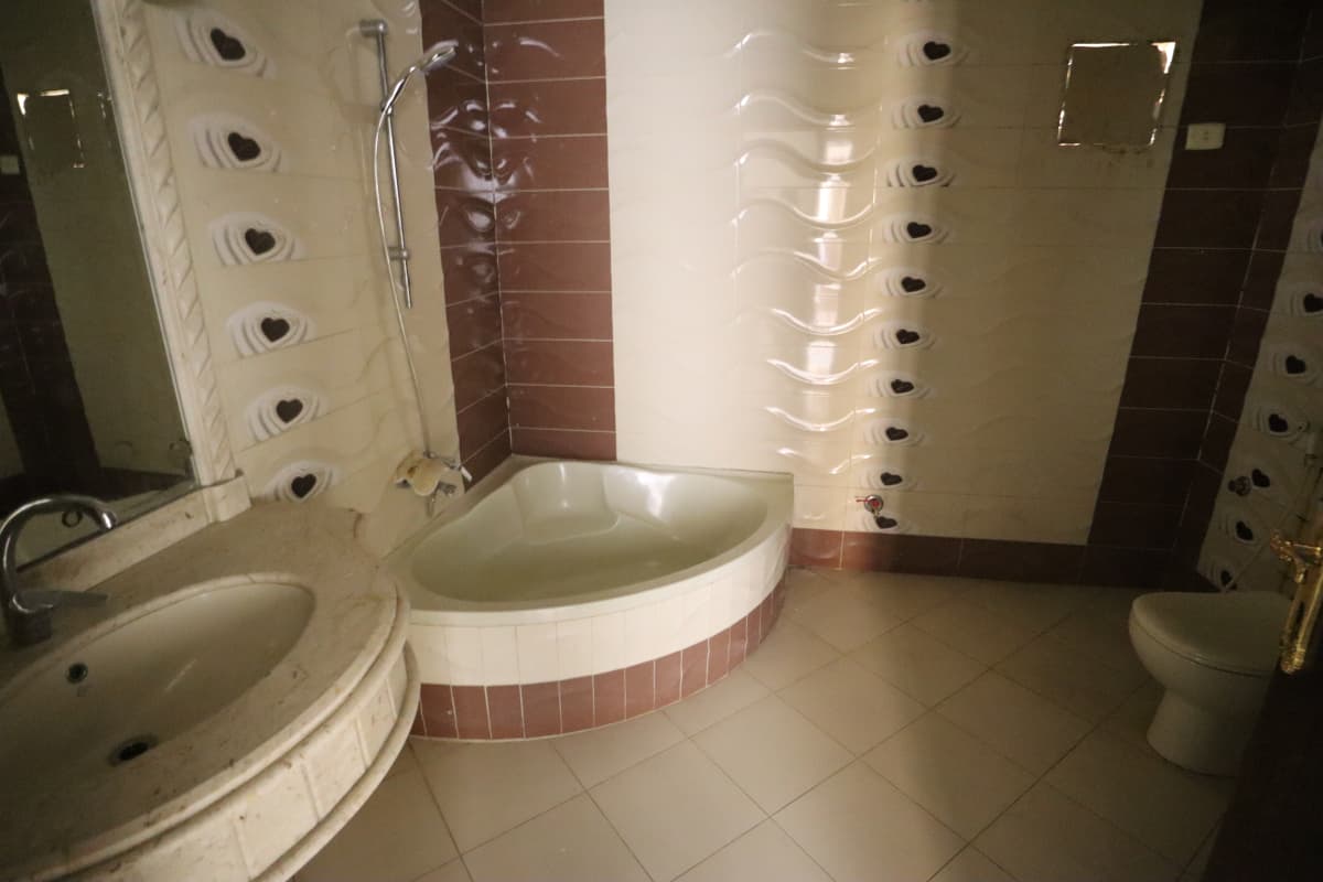 Spacious Semi-Furnished Apartment In The Heart Of Sarayat Maadi.