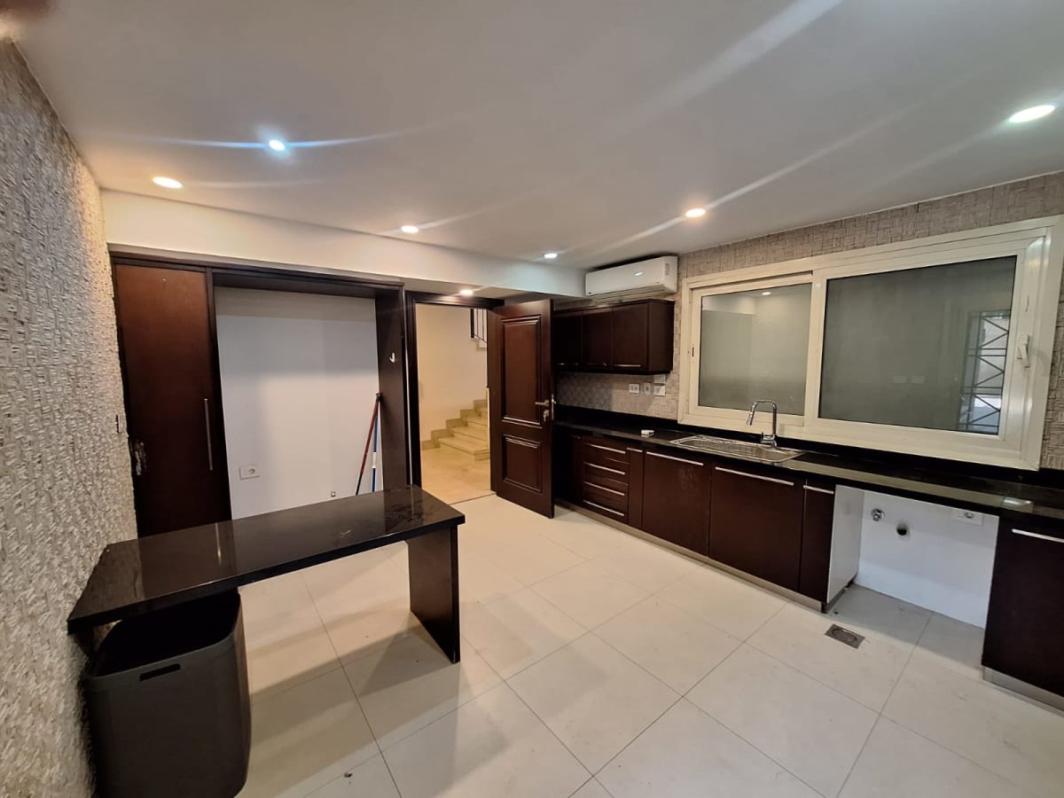 Semi Furnished Duplex with Pool In Maadi Sarayat|500m²