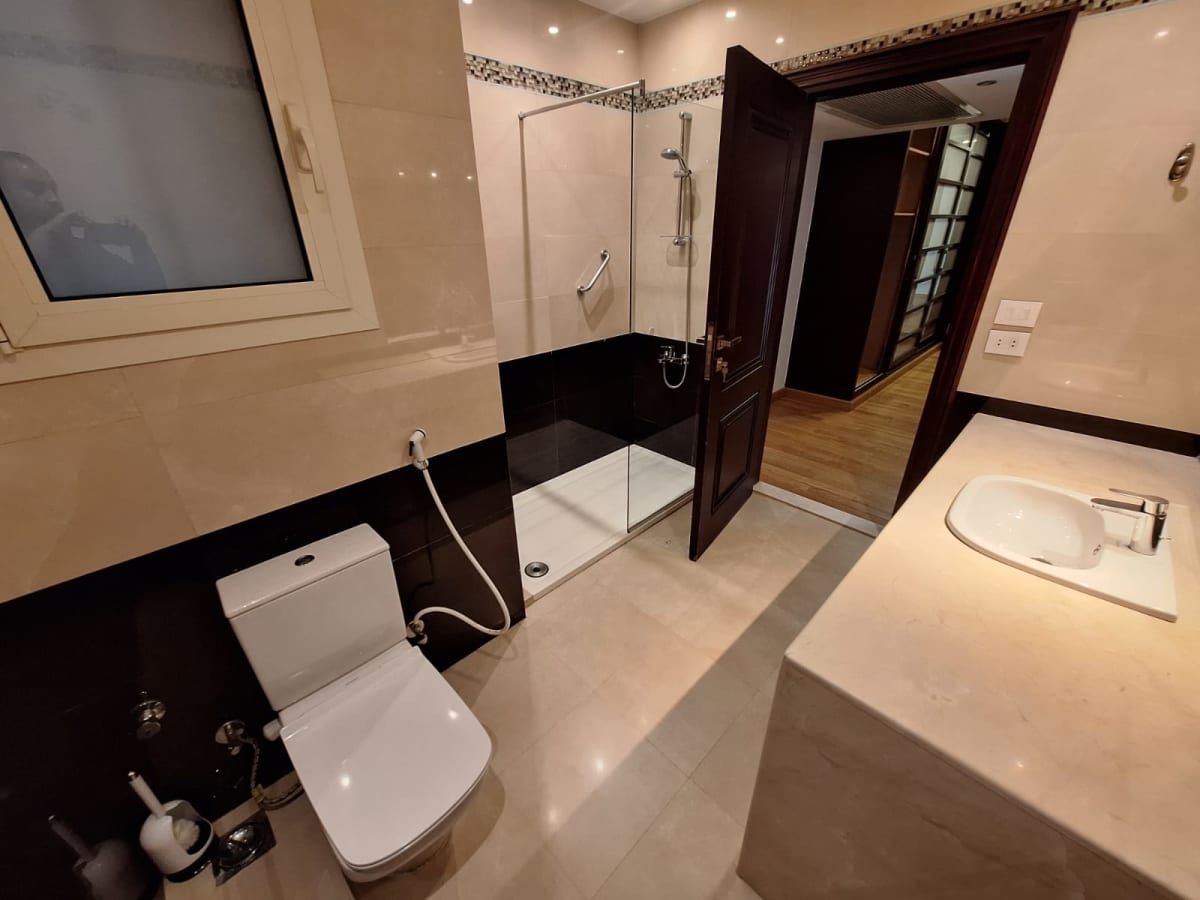 Semi Furnished Duplex with Pool In Maadi Sarayat|500m²