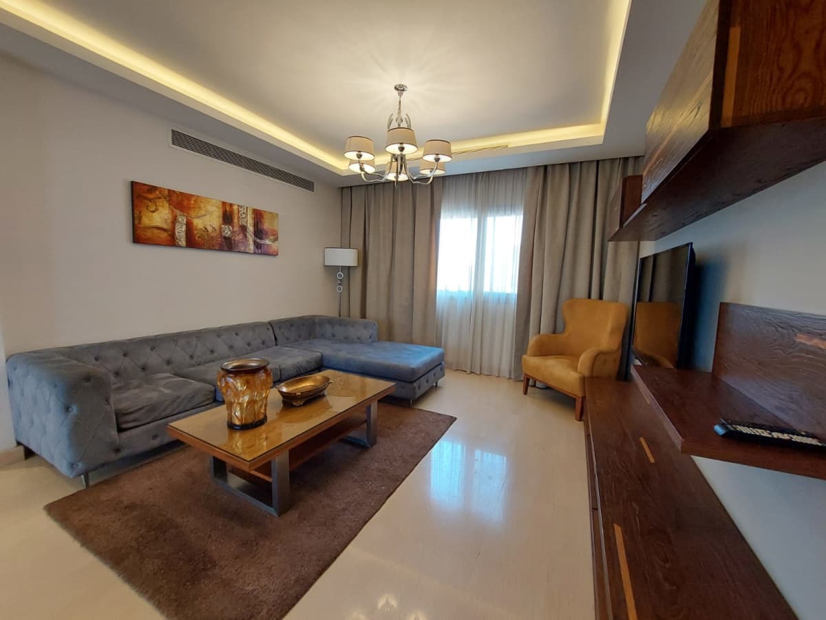 Apartment With Access To Landscape In New Cairo