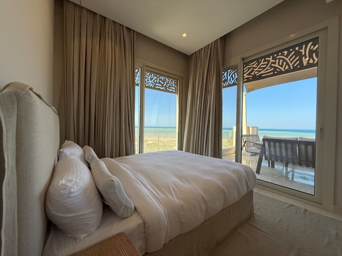 Private 6 BR Villa with Jacuzzi — Hurghada