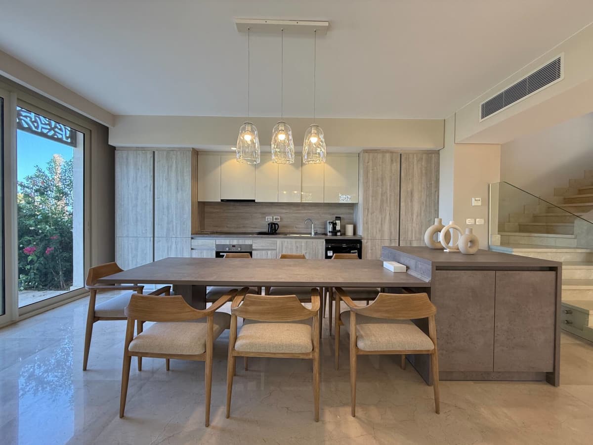 Private 6 BR Villa with Jacuzzi — Hurghada