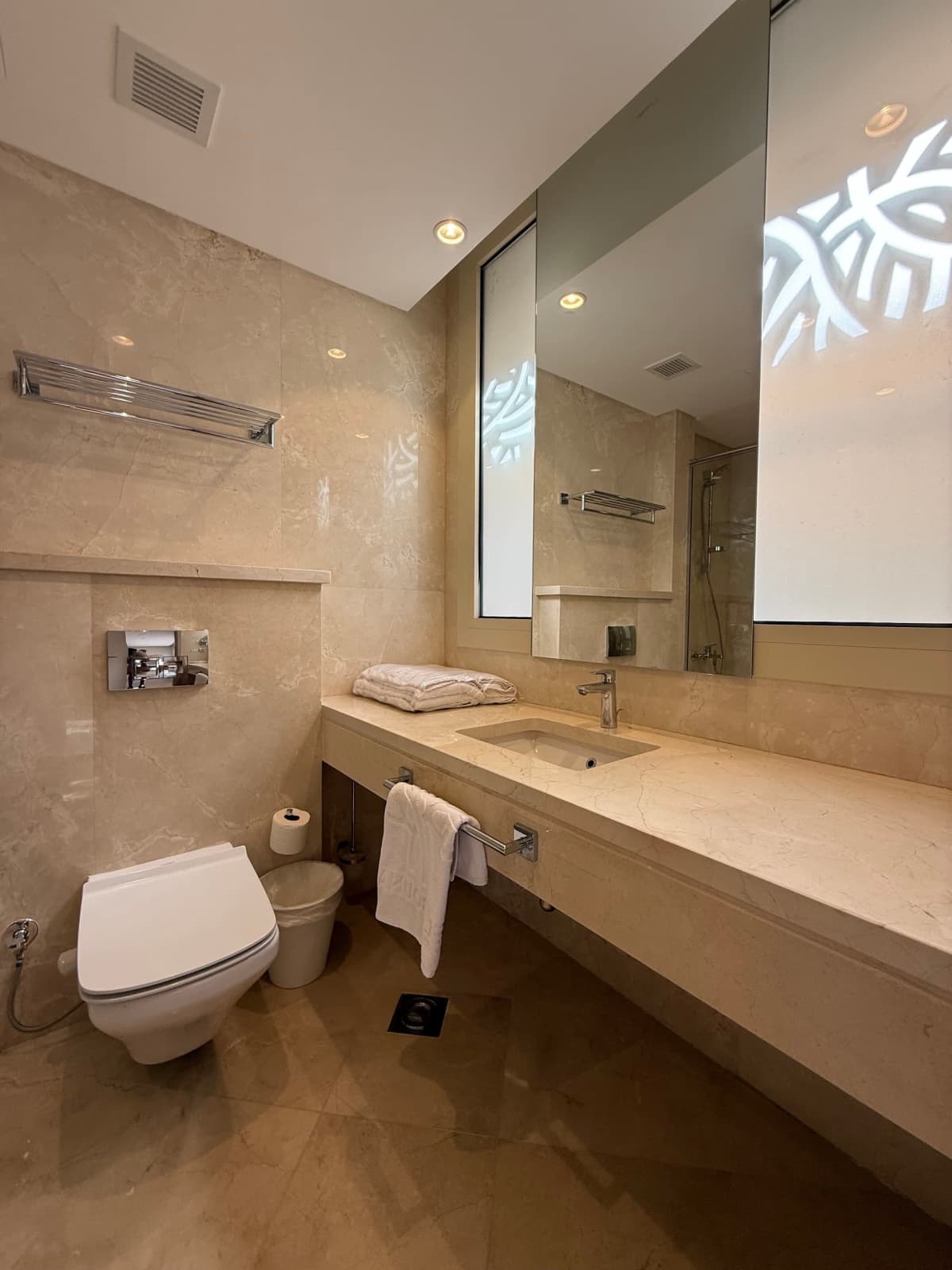 Private 6 BR Villa with Jacuzzi — Hurghada