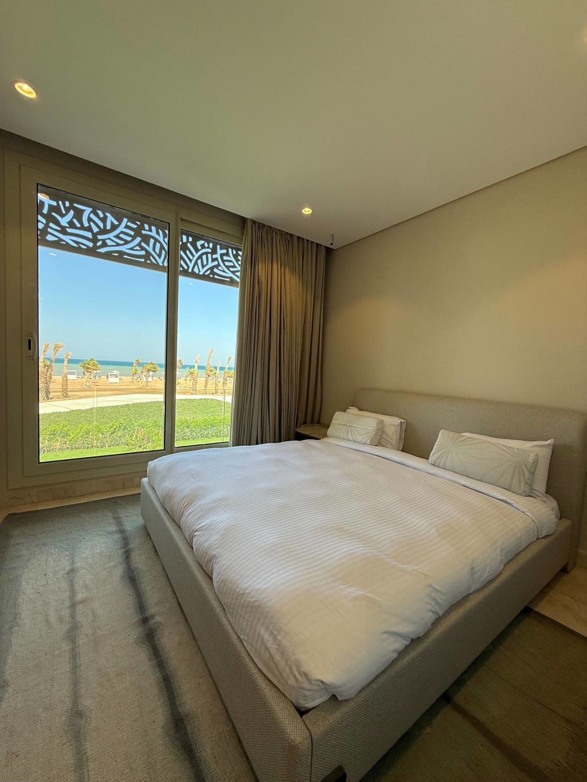 Private 6 BR Villa with Jacuzzi — Hurghada