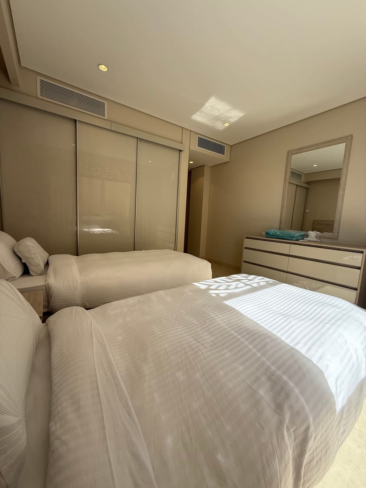 Private 6 BR Villa with Jacuzzi — Hurghada