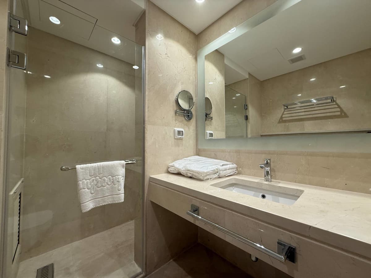 Private 6 BR Villa with Jacuzzi — Hurghada