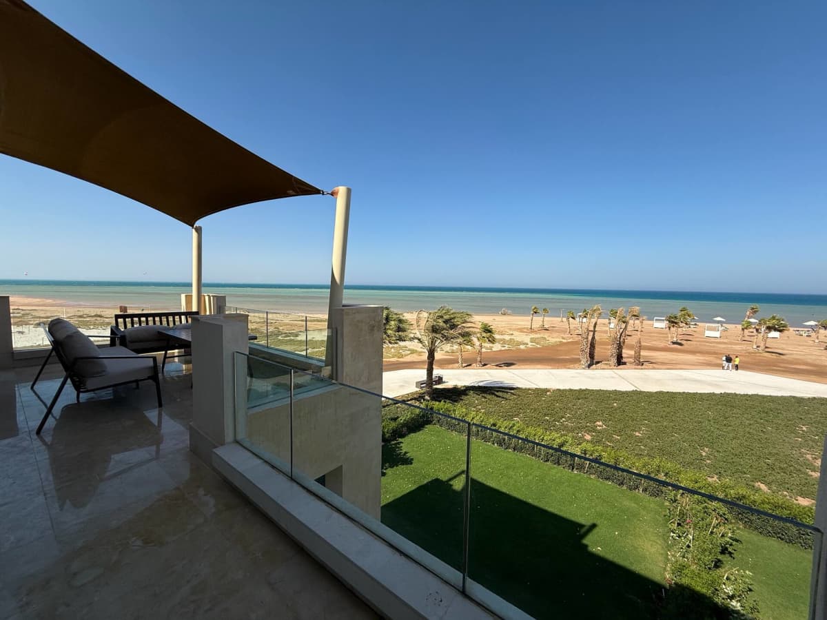 Private 6 BR Villa with Jacuzzi — Hurghada