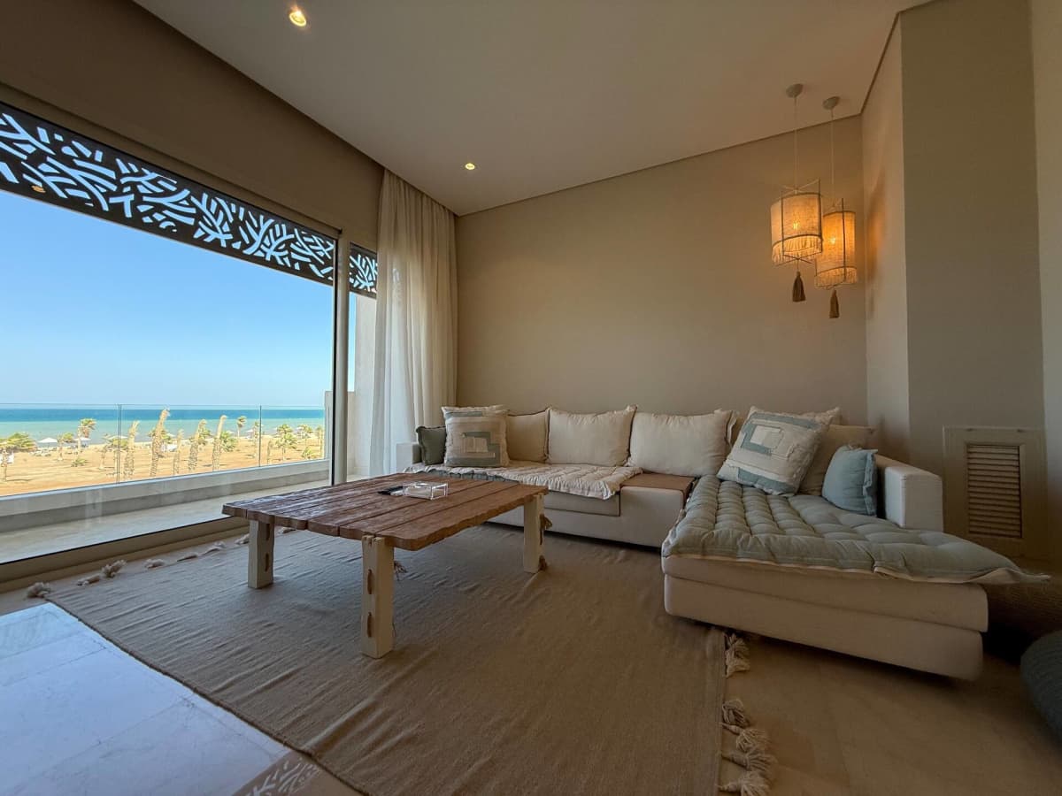 Private 6 BR Villa with Jacuzzi — Hurghada
