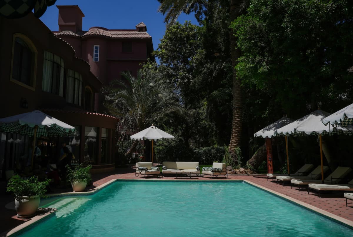 Homey 2BR Apartment with Balcony & Pool Access — Cairo